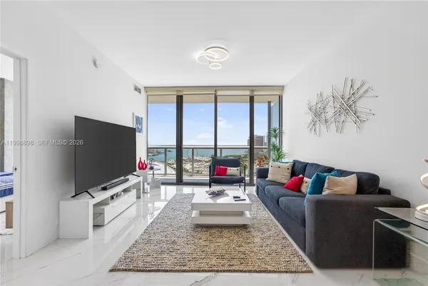 $5,490 | 888 Biscayne Boulevard, Unit 2404, Miami, FL 33132