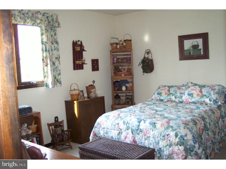 1457 Markley Road Pennsburg, PA 18073 - Photo 14 of 21 Gallery Image 14