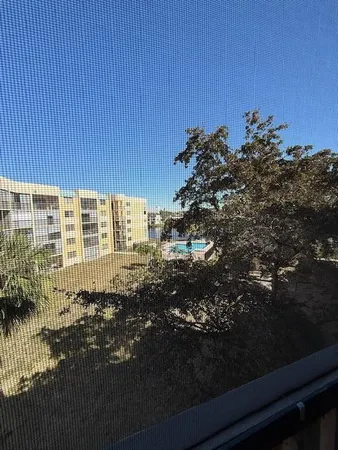 $2,000 | 6475 West Oakland Park Boulevard, Unit 401, Lauderhill, FL 33313