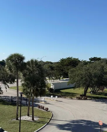 $2,000 | 6475 West Oakland Park Boulevard, Unit 401, Lauderhill, FL 33313