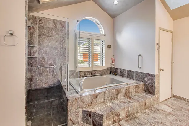 a view of room with workspace