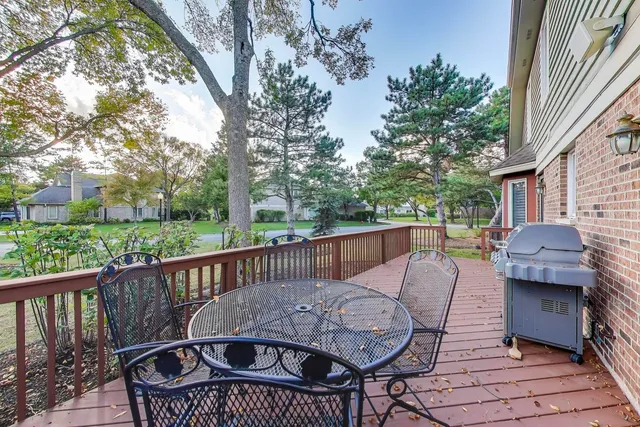 $705,000 | 336 Rivershire Court, Lincolnshire, IL 60069