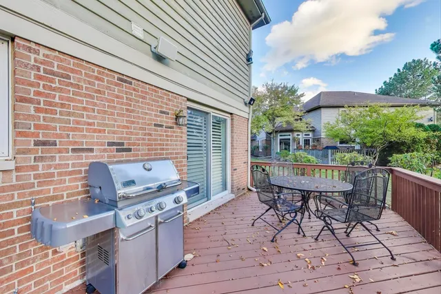 $705,000 | 336 Rivershire Court, Lincolnshire, IL 60069