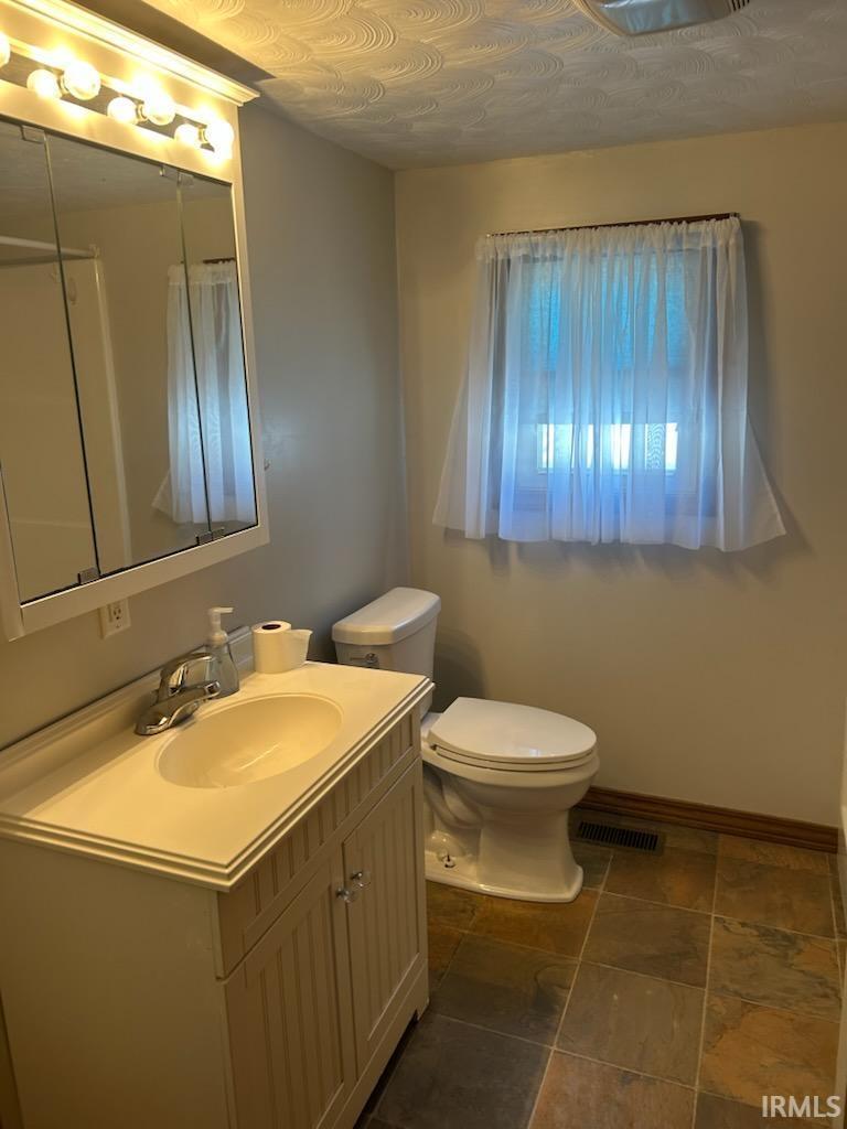 721 Alton Street Bicknell, IN 47512 - Photo 6 of 10