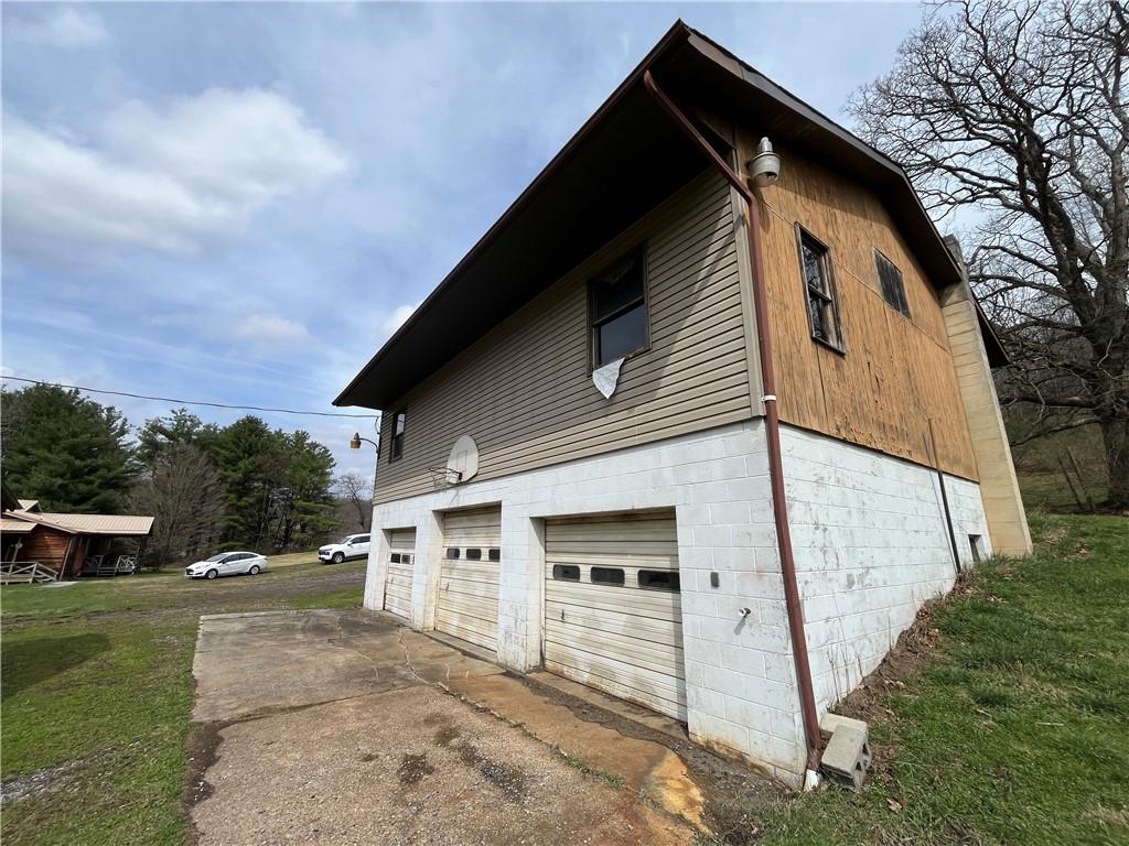 589 Walls Road Reynoldsville, PA 15851 - Photo 5 of 25