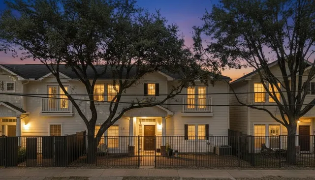 $2,000 | 313 Hogan Street, Houston, TX 77009