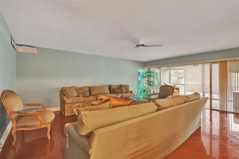 $189,000 | 3000 Northeast 48th Street, Unit 206, Fort Lauderdale, FL 33308