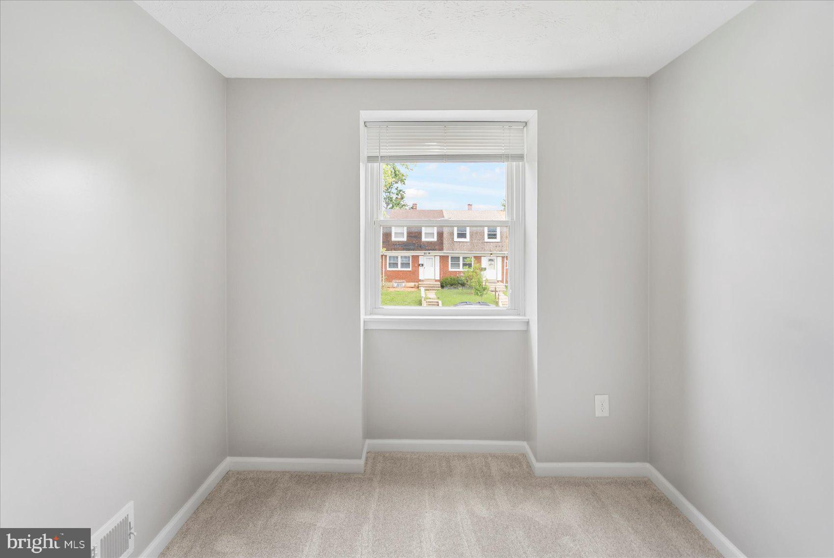 36 Bladen Road Essex, MD 21221 - Photo 26 of 34 a small space with a window