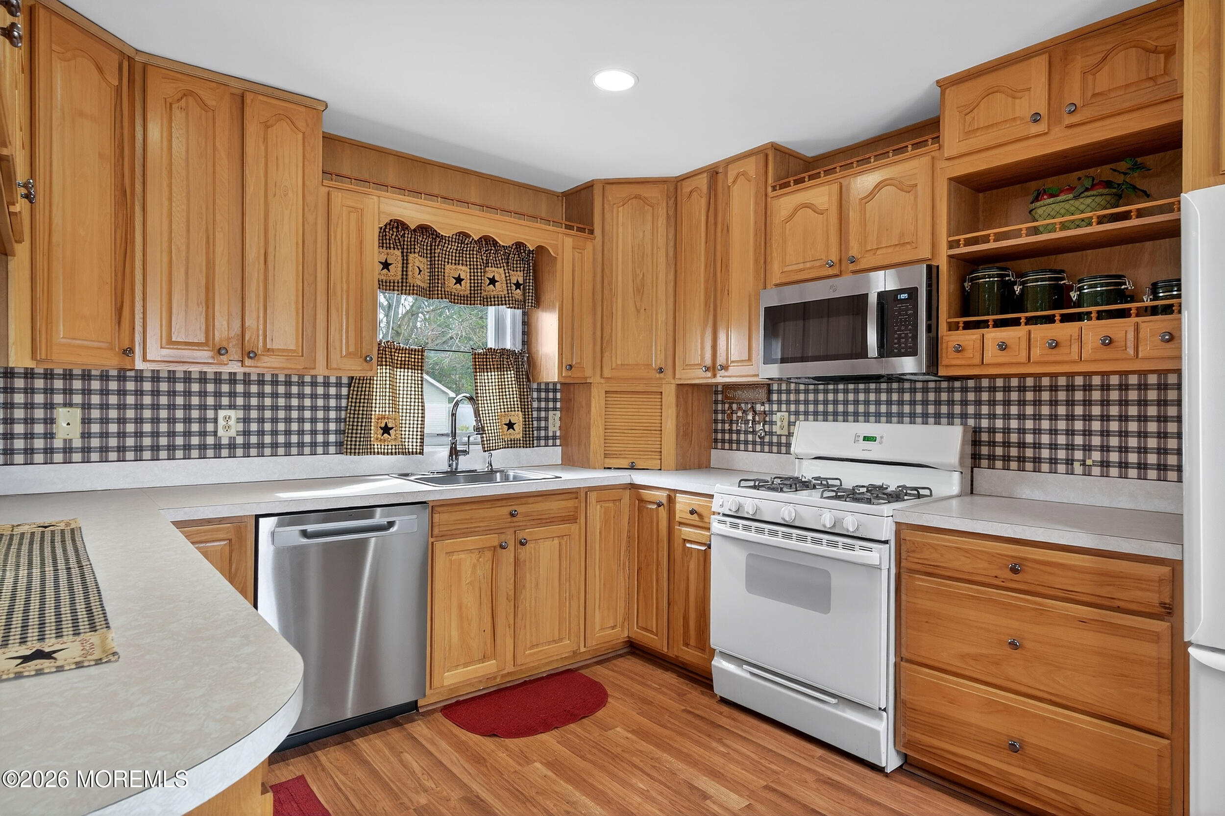 20 Fairfield Road East Brunswick, NJ 08816 - Photo 12 of 47 14_dsc09358