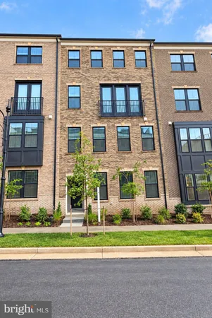 $3,195 | 42635 Darala Drive, Ashburn, VA 20147