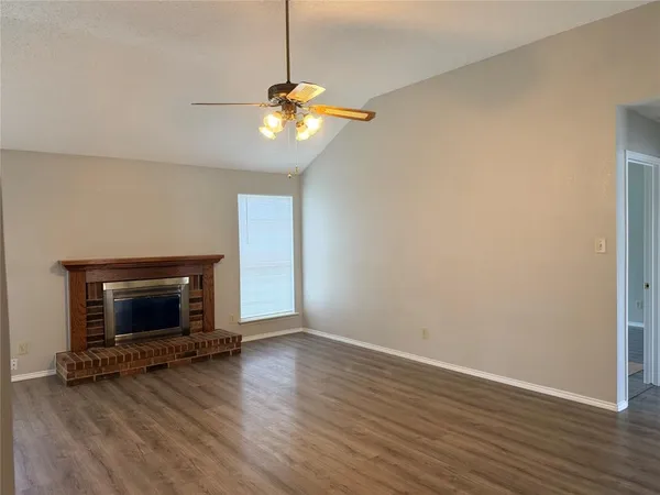 $2,195 | 6709 Pecanwood Drive, Arlington, TX 76001