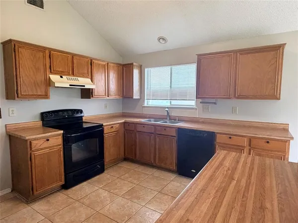 $2,195 | 6709 Pecanwood Drive, Arlington, TX 76001