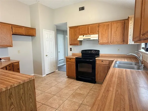 $2,195 | 6709 Pecanwood Drive, Arlington, TX 76001