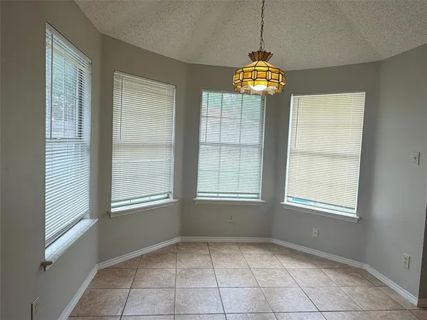 $2,195 | 6709 Pecanwood Drive, Arlington, TX 76001