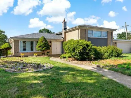 $330,000 | 16308 University Avenue, South Holland, IL 60473