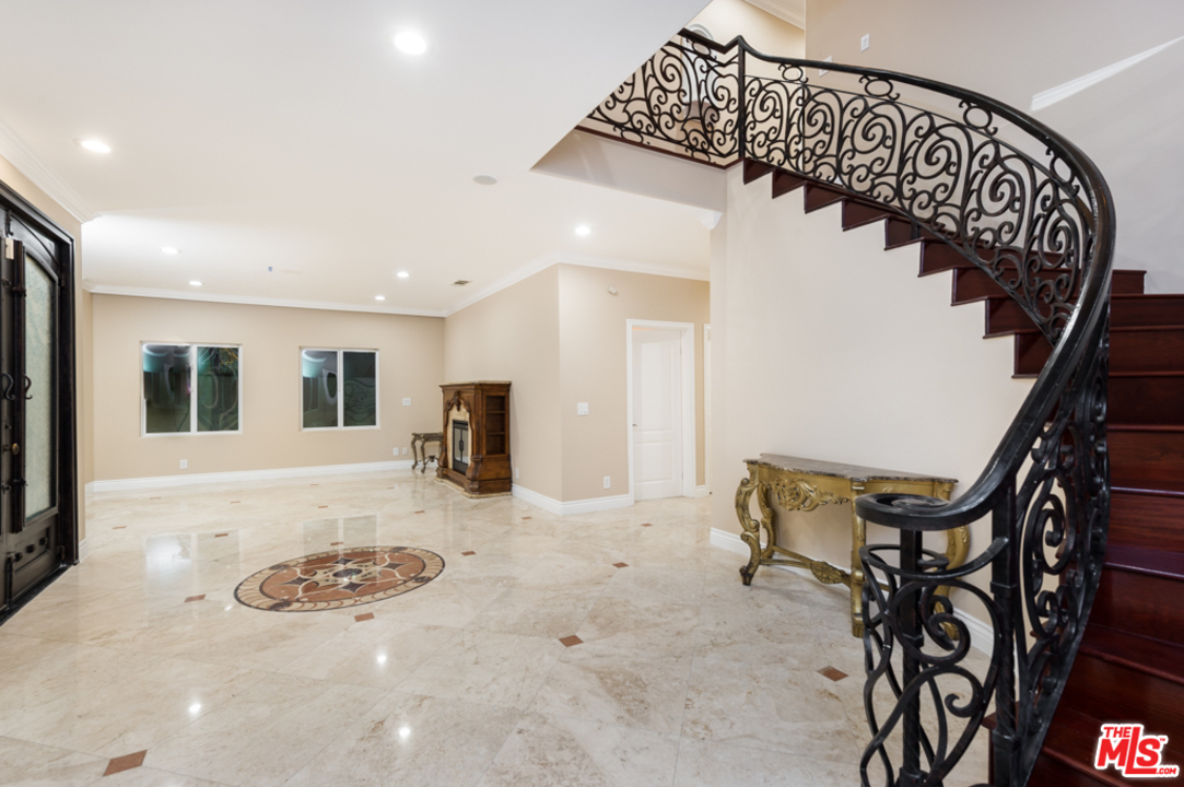 3975 Alla Road Los Angeles, CA 90066 - Photo 7 of 23 Gallery Image 7