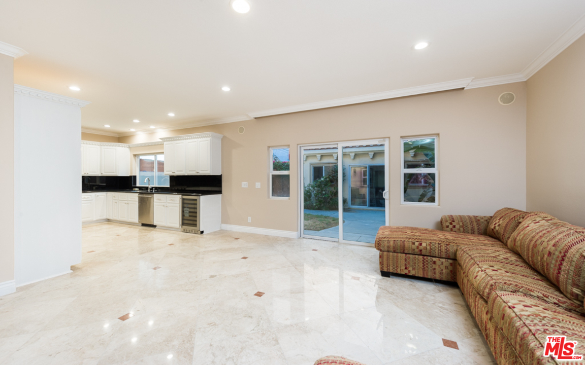 3975 Alla Road Los Angeles, CA 90066 - Photo 9 of 23 Gallery Image 9