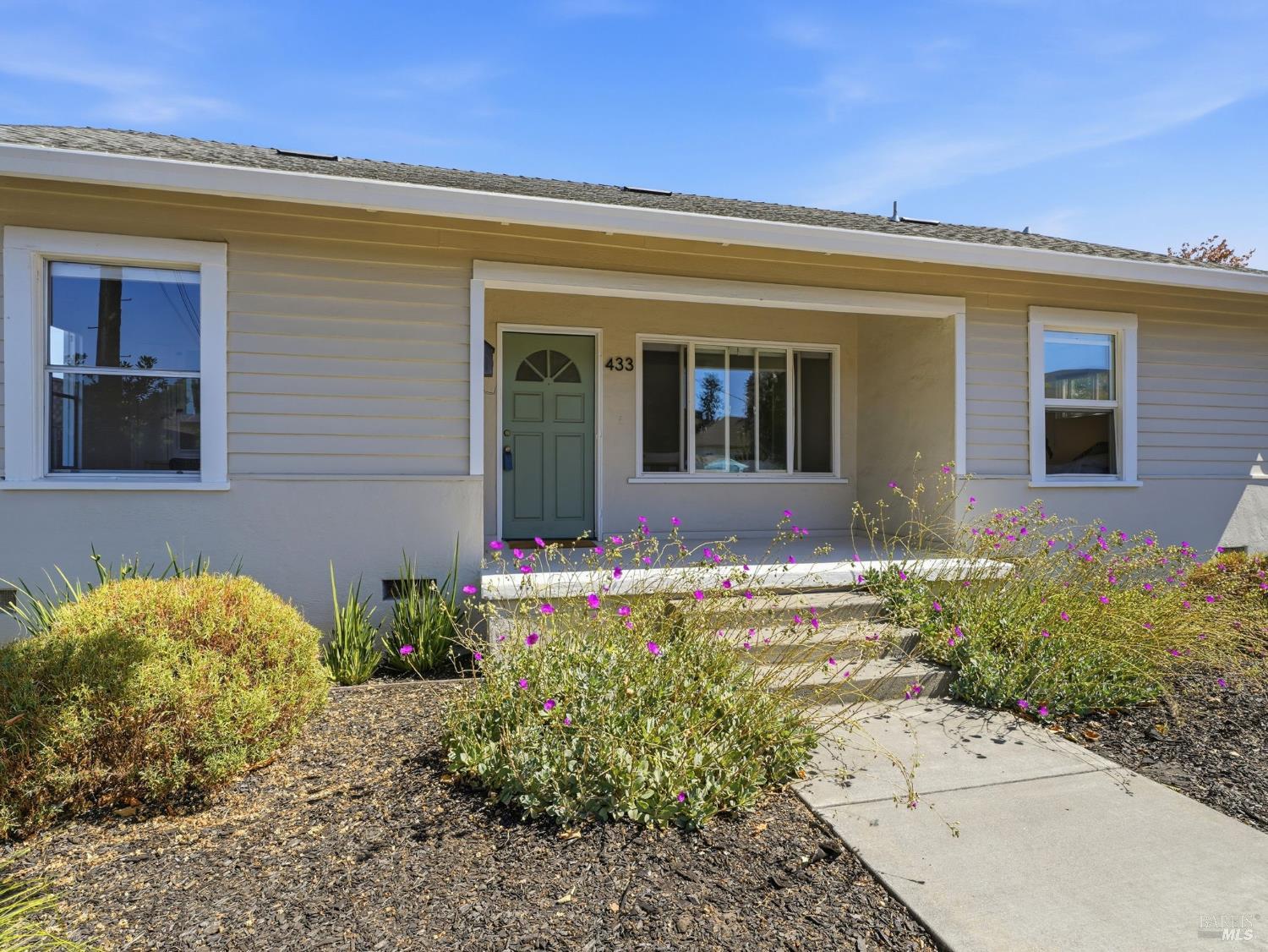 433 Lincoln Street Santa Rosa, CA 95401 - Photo 3 of 21