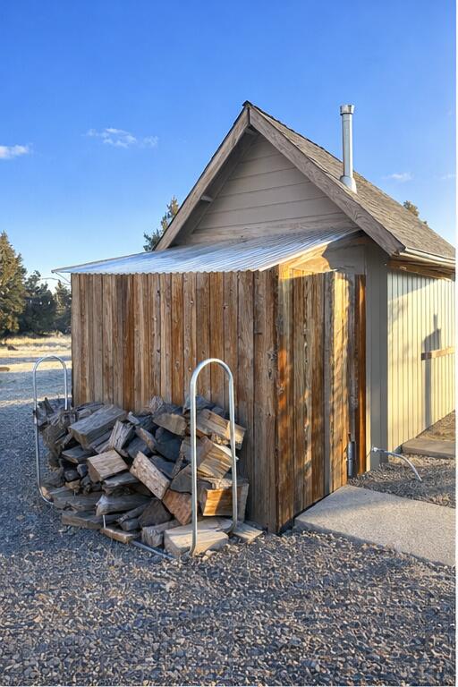 7121 Southwest Forest Park Road Culver, OR 97734 - Photo 6 of 14 Outdoor shower area