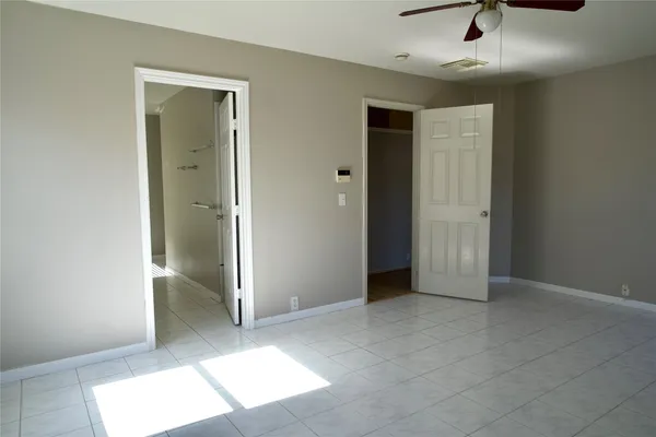 $2,050 | 10307 Sugarbridge Trail, Sugar Land, TX 77498