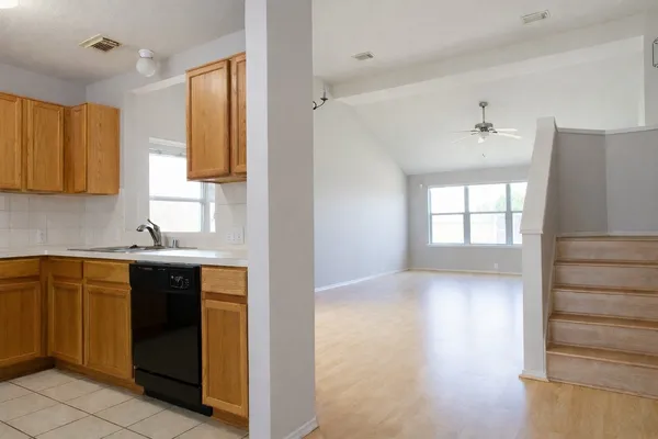 $2,050 | 10307 Sugarbridge Trail, Sugar Land, TX 77498