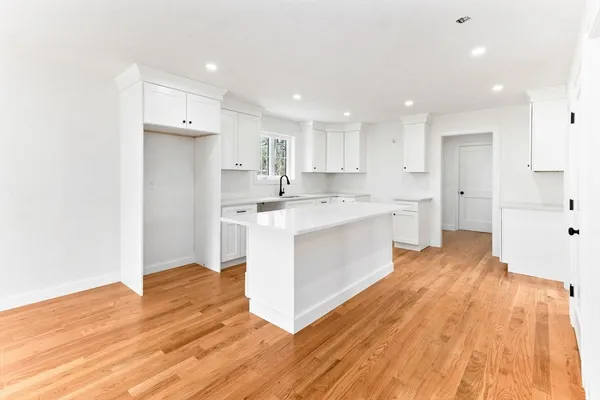 $819,999 | 123 Center Street, Raynham, MA 02767