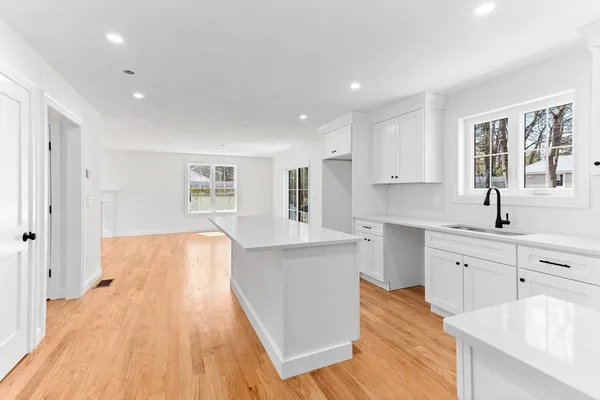 $819,999 | 123 Center Street, Raynham, MA 02767