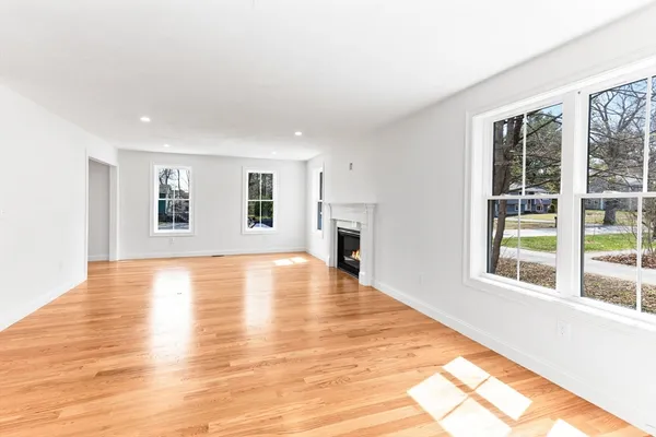 $819,999 | 123 Center Street, Raynham, MA 02767