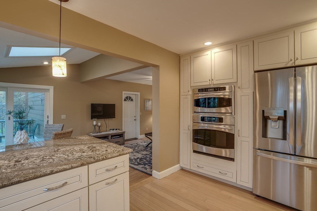 141 Perkins Row Topsfield, MA 01983 - Photo 12 of 37