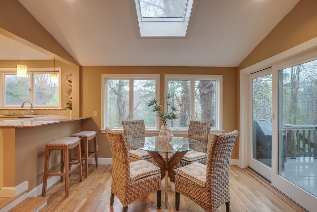 141 Perkins Row Topsfield, MA 01983 - Photo 14 of 37