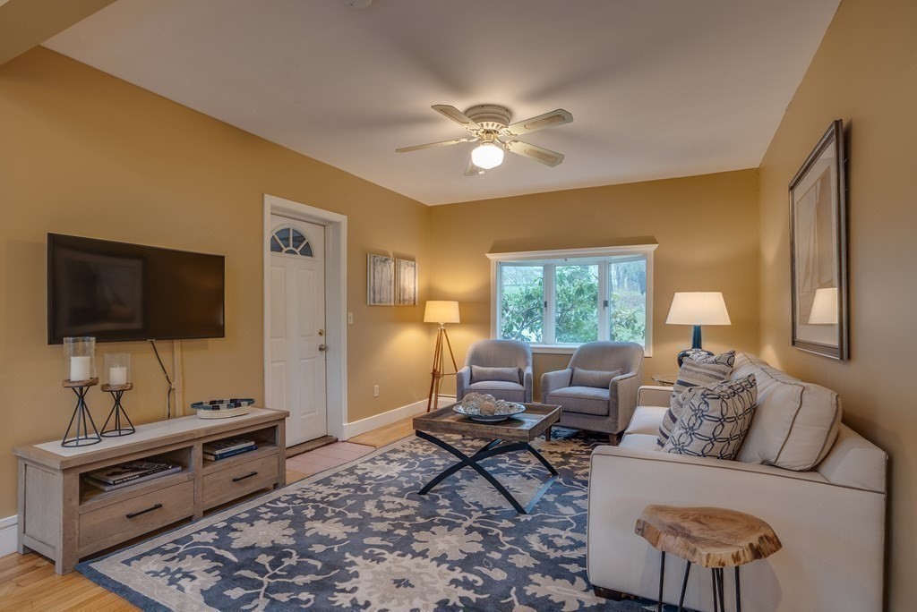 141 Perkins Row Topsfield, MA 01983 - Photo 16 of 37