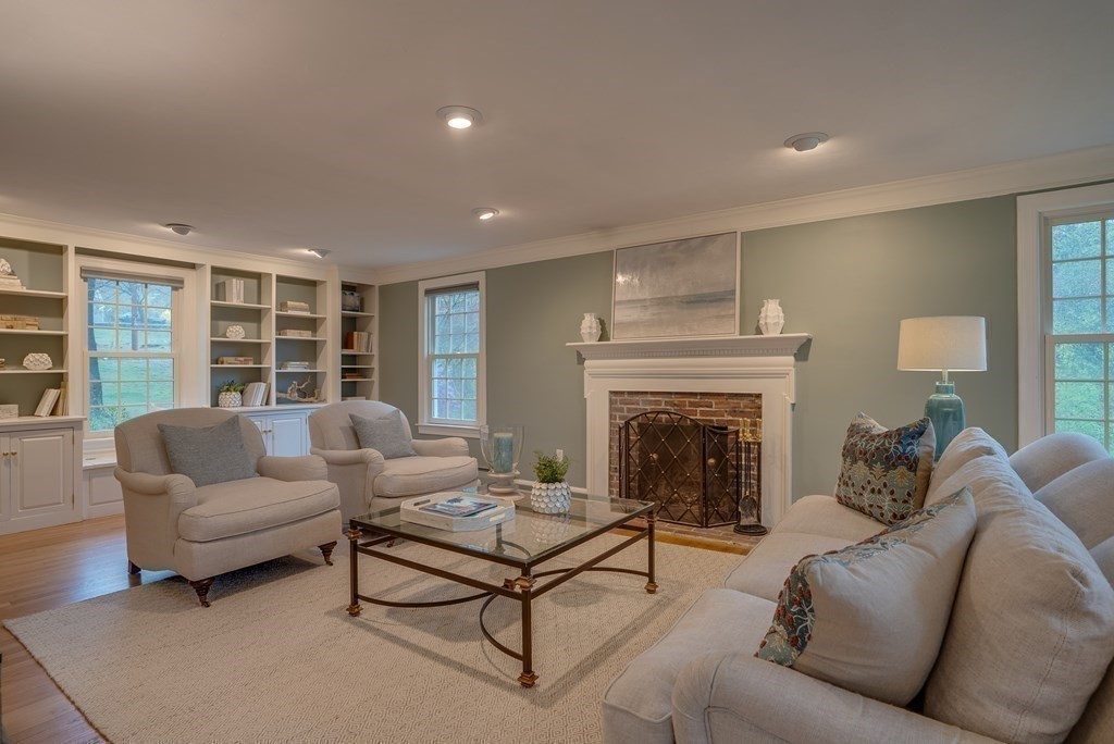 141 Perkins Row Topsfield, MA 01983 - Photo 3 of 37