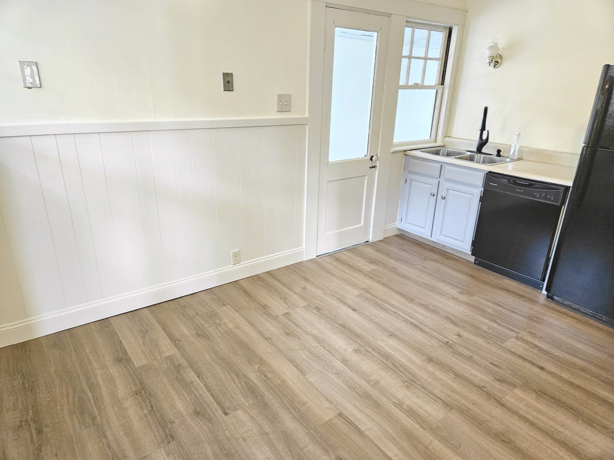 19 Rowe Street, Unit 2 Newton, MA 02466 - Photo 20 of 22 Gallery Image 20