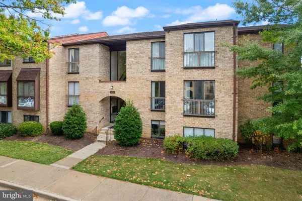 $2,250 | 2042 Royal Fern Court, Unit 1B, Reston, VA 20191