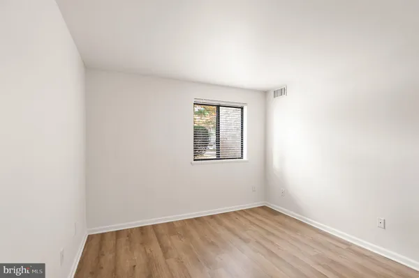 $2,250 | 2042 Royal Fern Court, Unit 1B, Reston, VA 20191