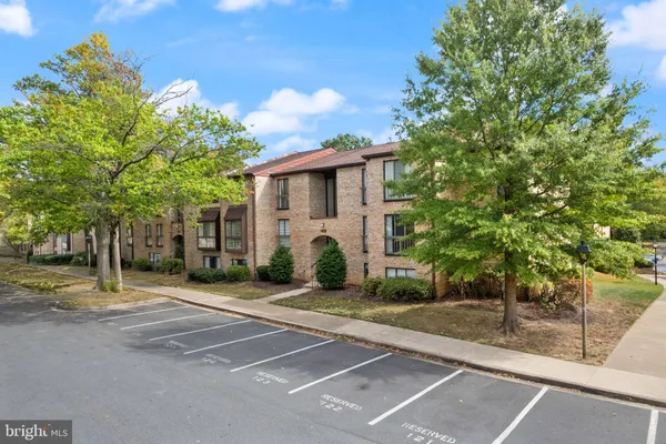 $2,250 | 2042 Royal Fern Court, Unit 1B, Reston, VA 20191