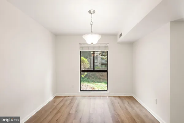 $2,250 | 2042 Royal Fern Court, Unit 1B, Reston, VA 20191