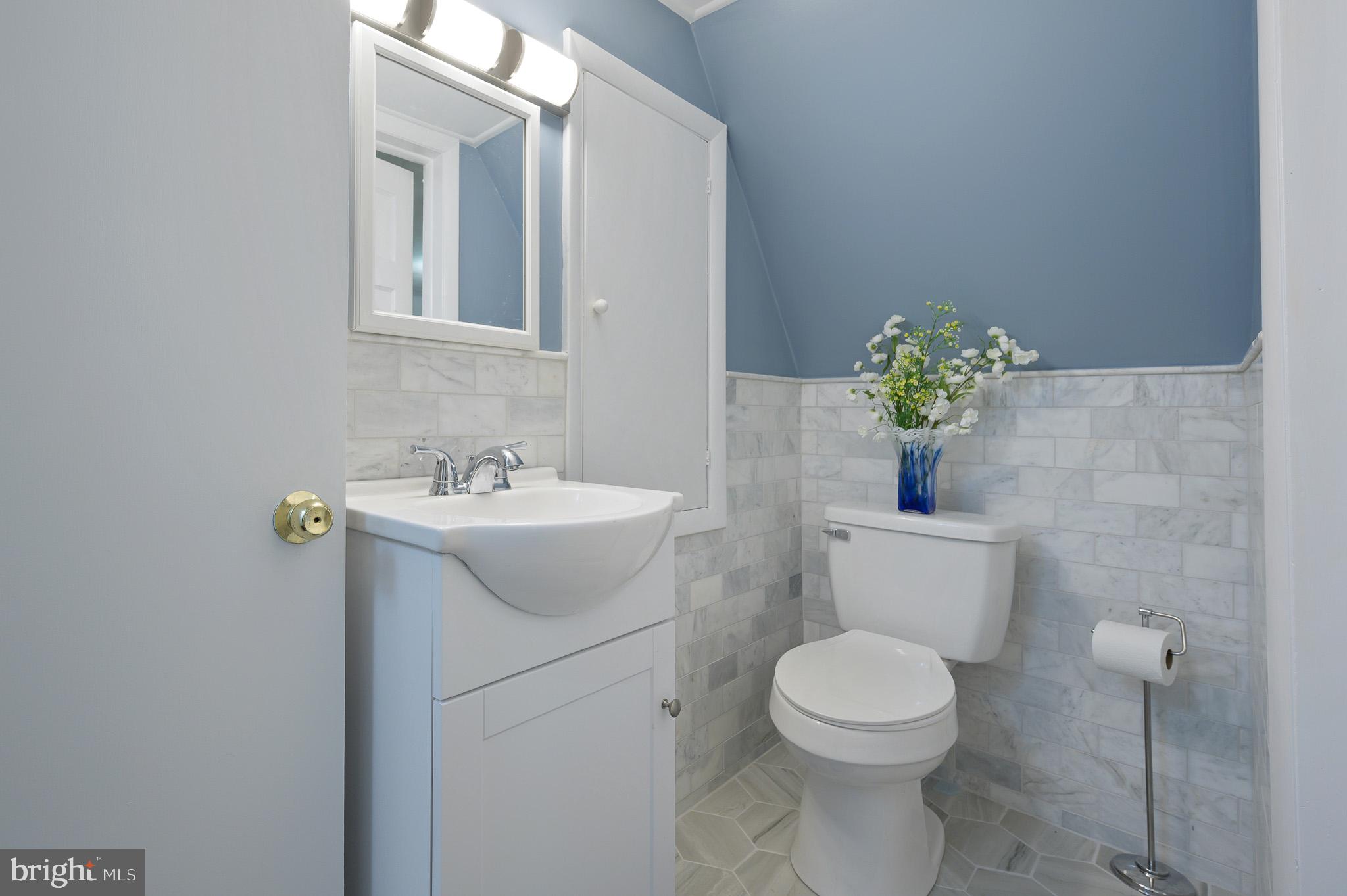 711 Nottingham Road Wilmington, DE 19805 - Photo 17 of 20 3rd floor newly updated full bathroom