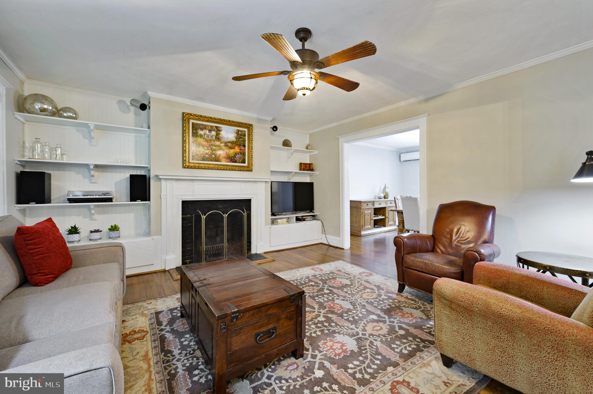 711 Nottingham Road Wilmington, DE 19805 - Photo 3 of 20 Inviting living room with fireplace