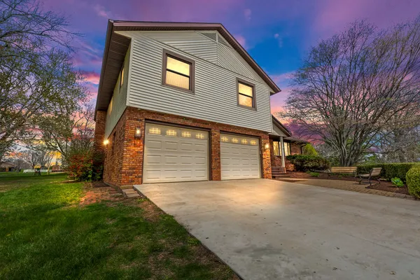 $430,000 | 15878 East Old Orchard Road, Bloomington, IL 61705