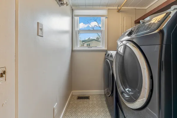 $430,000 | 15878 East Old Orchard Road, Bloomington, IL 61705