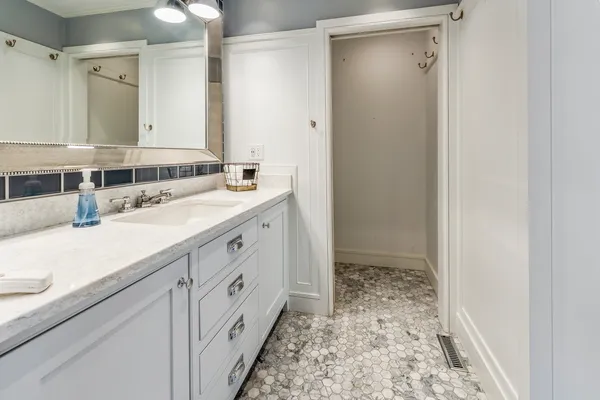 $430,000 | 15878 East Old Orchard Road, Bloomington, IL 61705