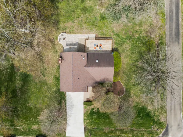 $430,000 | 15878 East Old Orchard Road, Bloomington, IL 61705