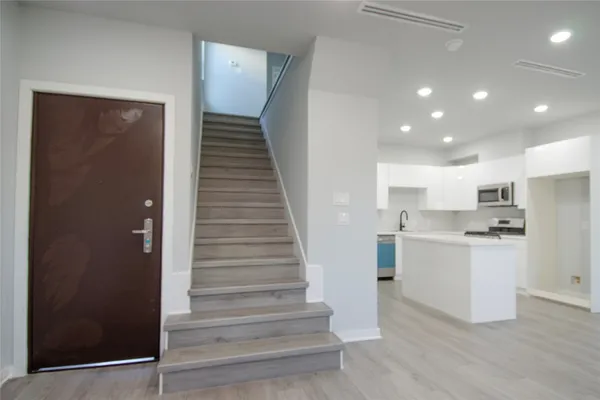 $2,249 | 2832 Mansfield Street, Houston, TX 77091