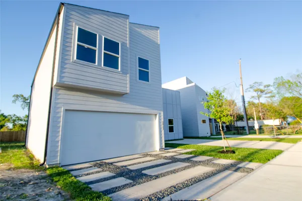 $2,249 | 2832 Mansfield Street, Houston, TX 77091