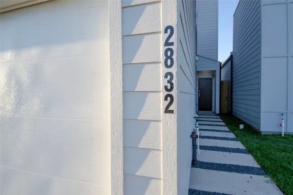 $2,249 | 2832 Mansfield Street, Houston, TX 77091
