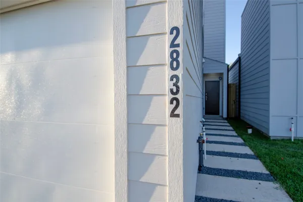 $2,249 | 2832 Mansfield Street, Houston, TX 77091