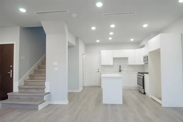 $2,249 | 2832 Mansfield Street, Houston, TX 77091