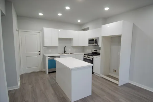 $2,249 | 2832 Mansfield Street, Houston, TX 77091