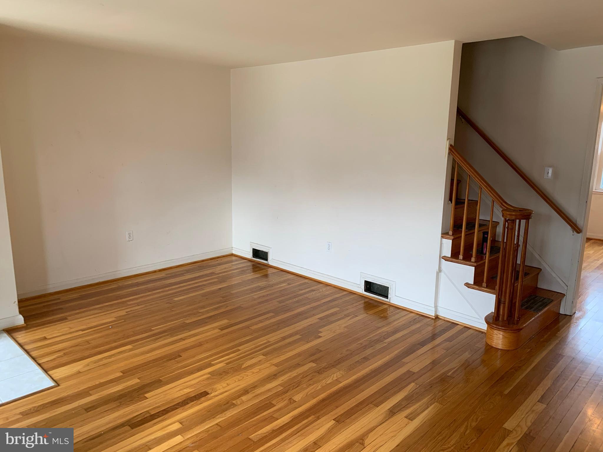 1246 Cedarcroft Road Baltimore, MD 21239 - Photo 2 of 9 Living Room